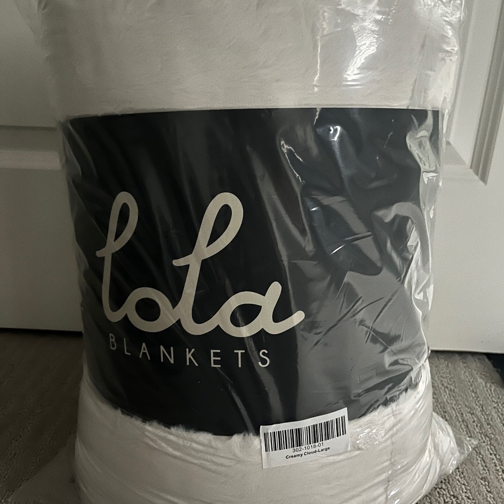Lola blanket